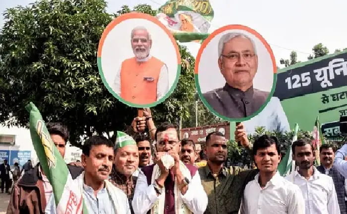 बिहार में बहार, फिर नीतीश कुमार, NDA को 202, महागठबंधन को 35 सीटें