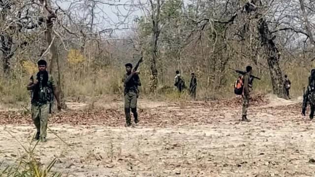 एक करोड़ का इनामी नक्सली हिड़मा मारा गया, पत्नी भी ढेर