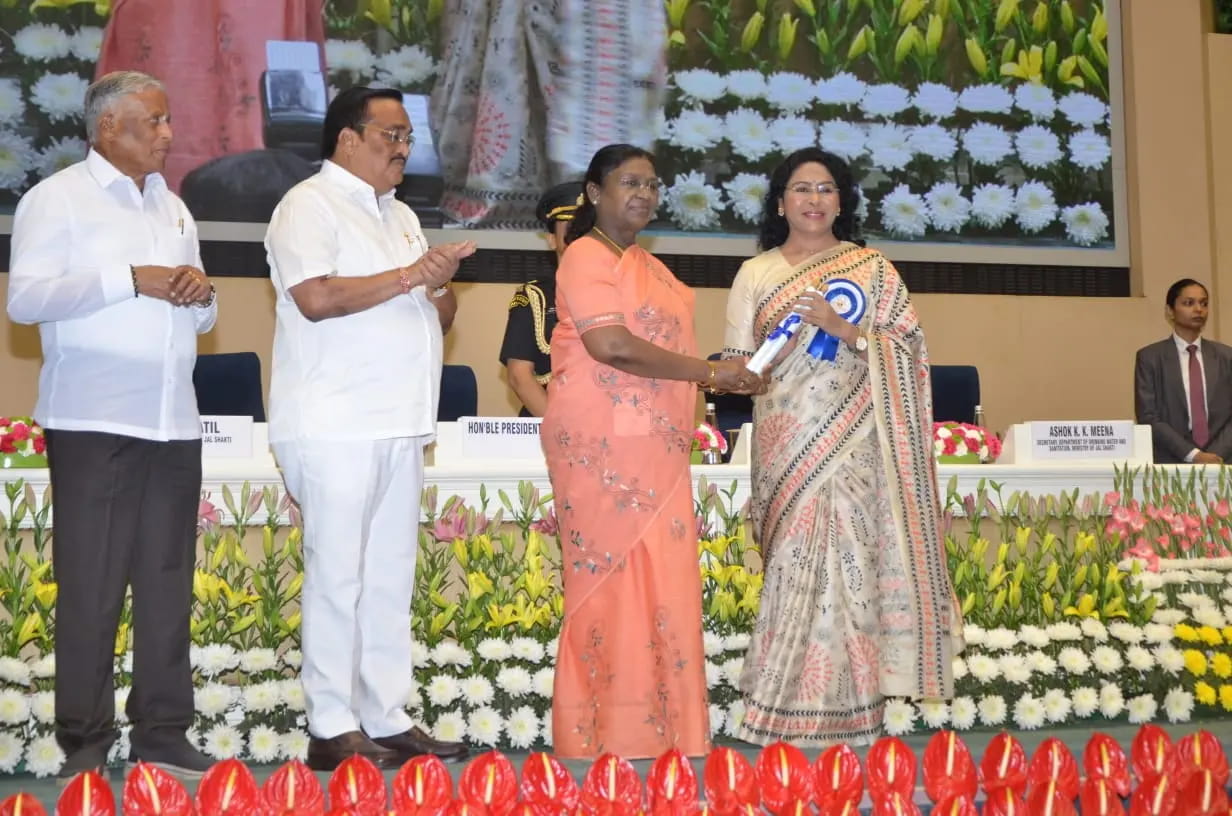 पानी बचाने में बालोद जिले ने किया सर्वश्रेष्ठ कार्य, राष्ट्रपति ने कलेक्टर दिव्या मिश्रा को दिया पुरस्कार