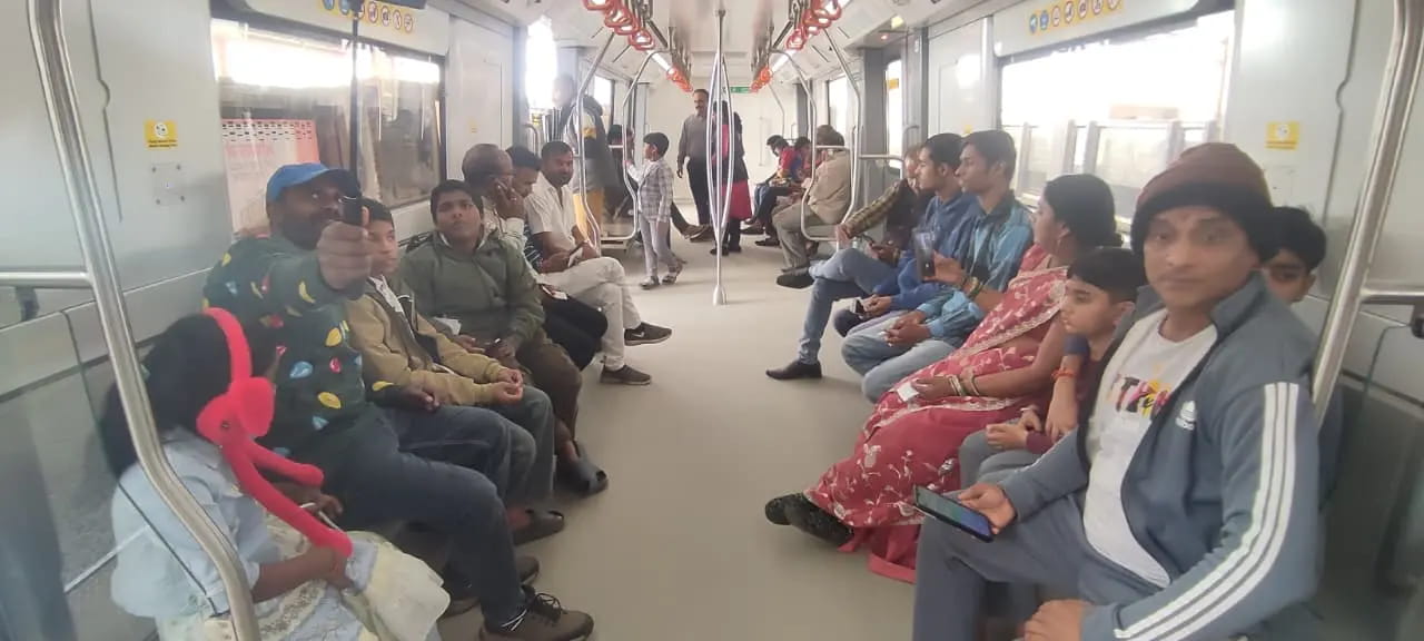 बहुत अच्छी है अपनी मेट्रो, अब इसे स्वच्छ रखना हमारी जिम्मेदारी
