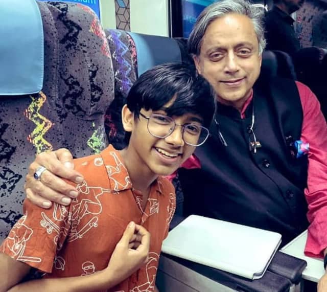 वंदे भारत ट्रेन में AI मास्टरमाइंड लड़के से मिले शशि थरूर, कुछ ही पलों में बन गए उसके फैन