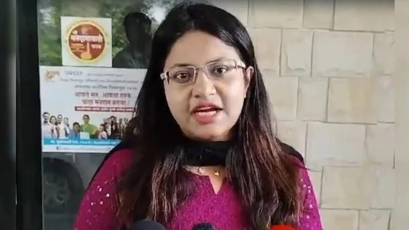 नेपाल से आया, मां-बाप को बेहोश किया, सारे मोबाइल फोन चुरा ले गया वो