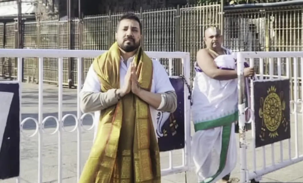 प्रसिद्ध बॉलीवुड सिंगर मीका सिंह पहुंचे तिरुपति, भगवान बालाजी का लिया आशीर्वाद