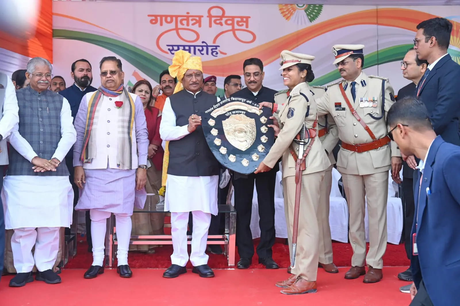 सीएम साय ने बिलासपुर में फहराया तिरंगा, कहा- गुरु घासीदास का संदेश 'मनखे-मनखे एक समान' भारतीय गणतंत्र की आत्मा
