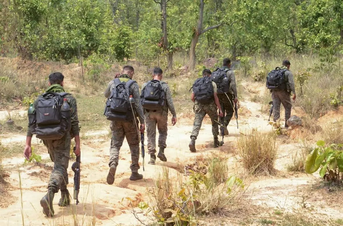 बीजापुर में कर्रेगुट्टा की पहाड़ियों पर आईईडी ब्लास्ट, 11 जवान घायल