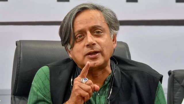 खरगे-राहुल से मुलाकात के बाद बोले शशि थरूर...मेरा रुख BJP के पक्ष में नहीं, भारत के पक्ष में था