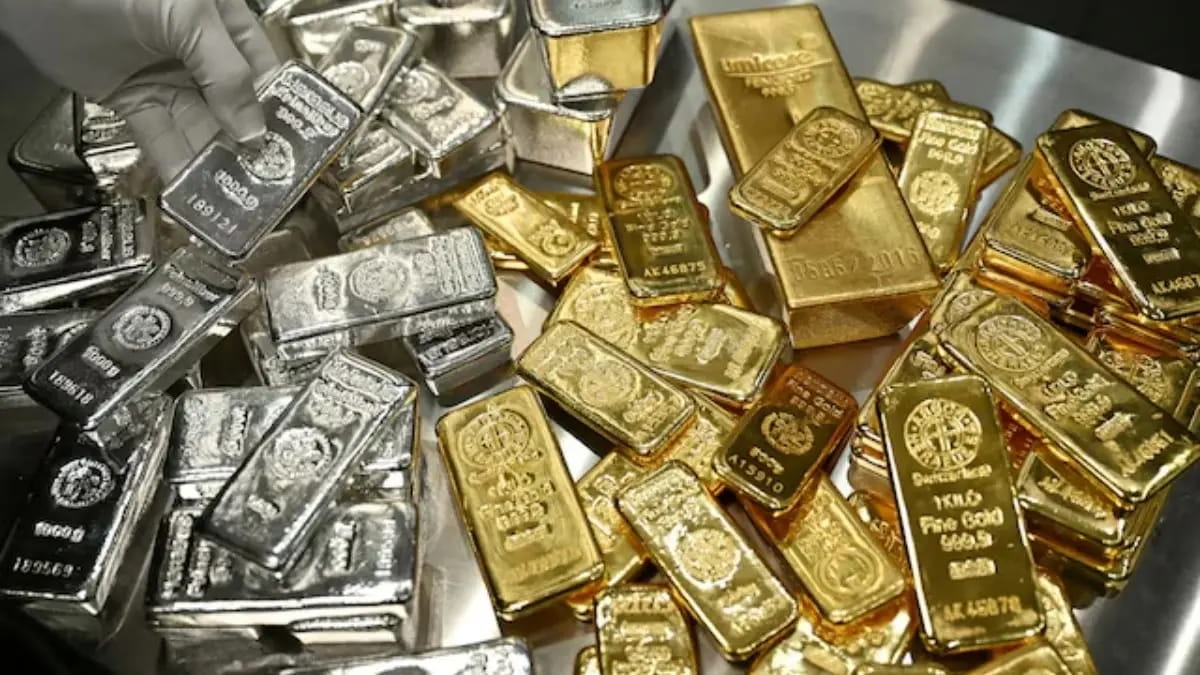 चांदी फिर 14,300 रुपए महंगी, तीन लाख रुपए के पास पहुंची कीमत, सोना 1.65 लाख रुपए