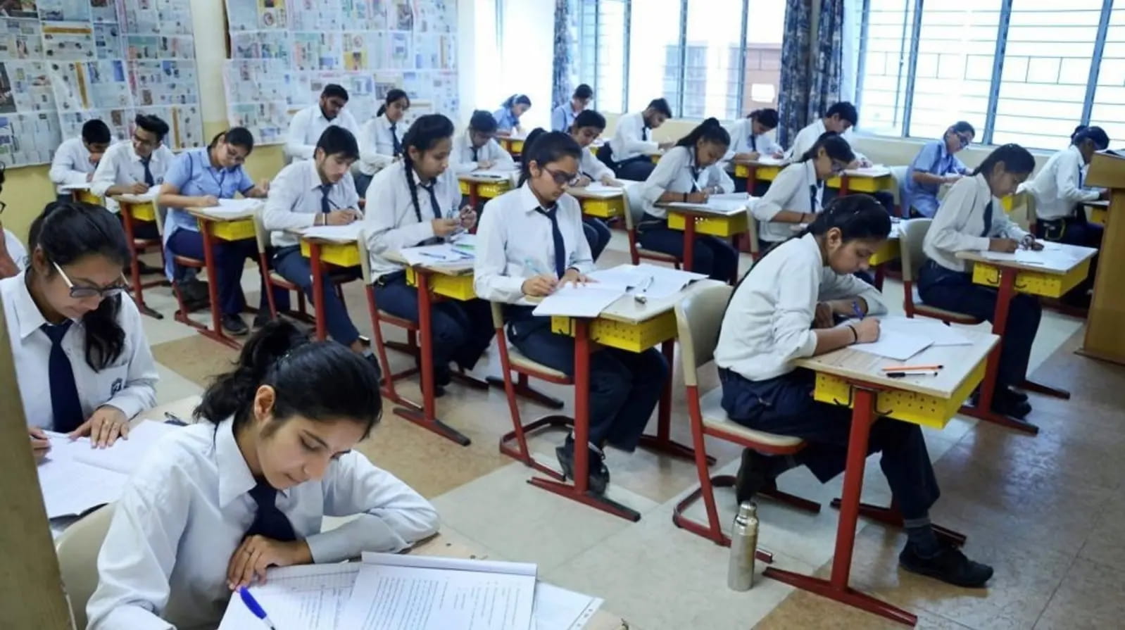 कंप्यूटर स्क्रीन पर चेक होंगी कॉपियां, इसलिए स्टूडेंट्स को आंसर लिखने में करना होगा बदलाव