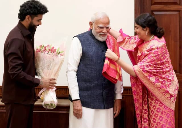 पीएम मोदी से मिले रविंद्र जडेजा, कहा- 'सर' की सोच, जोश और काम के प्रति कमिटमेंट प्रेरणा देता है