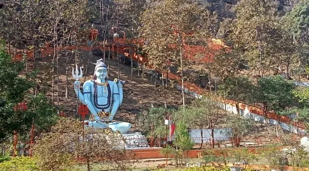 सतपुड़ा की वादियों में ऐसा शिव मंदिर जहां फिल्म स्टार गोविंदा की मां ने मांगी थी मन्नत, भाई भी करने आए थे पूजा