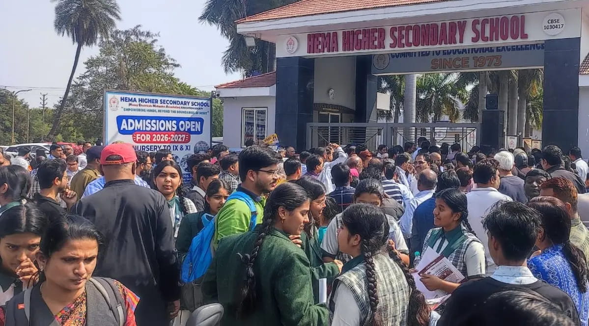 CBSE 10वीं-12वीं की परीक्षाएं शुरू, पहले दिन Student बोले-Easy था Maths का पेपर