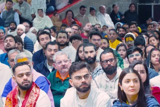 अनुष्का और विराट कोहली ने बेटे अकाय के जन्मदिन पर पहुंचे वृंदावन, प्रेमानंद महाराज का लिया आशीर्वाद