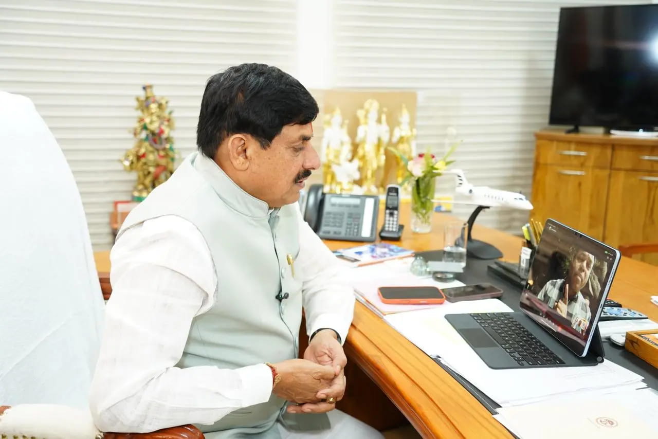 अल्बानिया में मेडल जीतने के बाद फंस गई थी मप्र की रेसलर बेटी प्रियांशी, सीएम डॉ. यादव ने घर लौटने पर दी बधाई