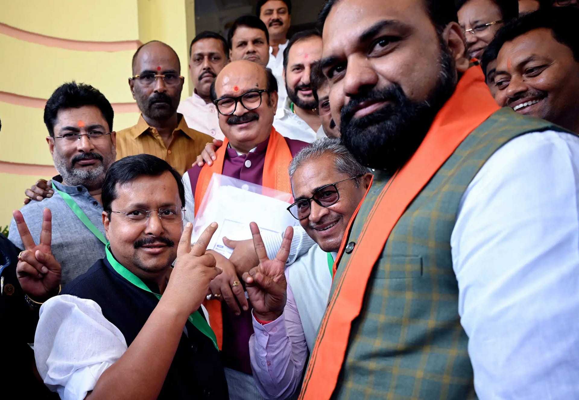 बिहार में NDA के 202 विधायकों ने डाला वोट, ओडिशा में क्रॉस वोटिंग होने के आसार