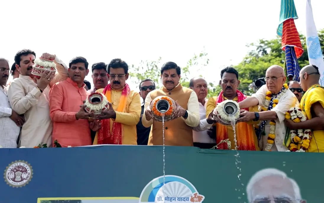 पानी की बूंद-बूंद बचाने के लिए सनातन संस्कृति की पवित्र धारा का अभियान है जल गंगा संवर्धन