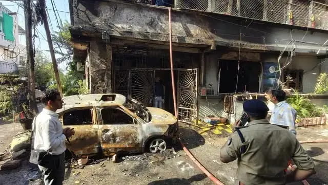 पुलिस की रिपोर्ट में नई कहानी-किचन में शॉर्ट सर्किट से लगी थी घर में आग