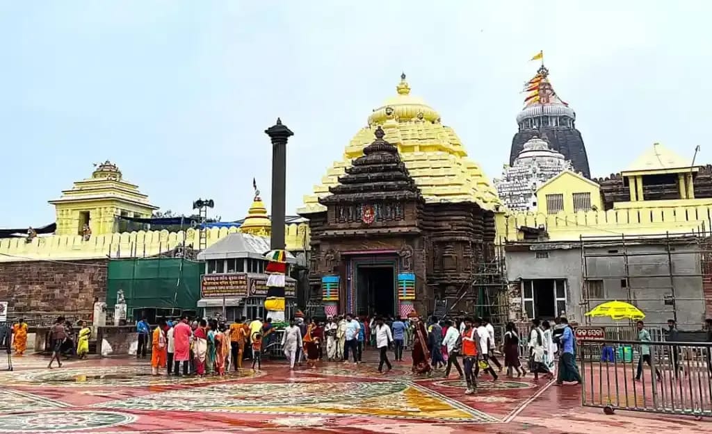 पुरी के जगन्नथ मंदिर में सोना, चांदी और कैश की गिनती शुरू