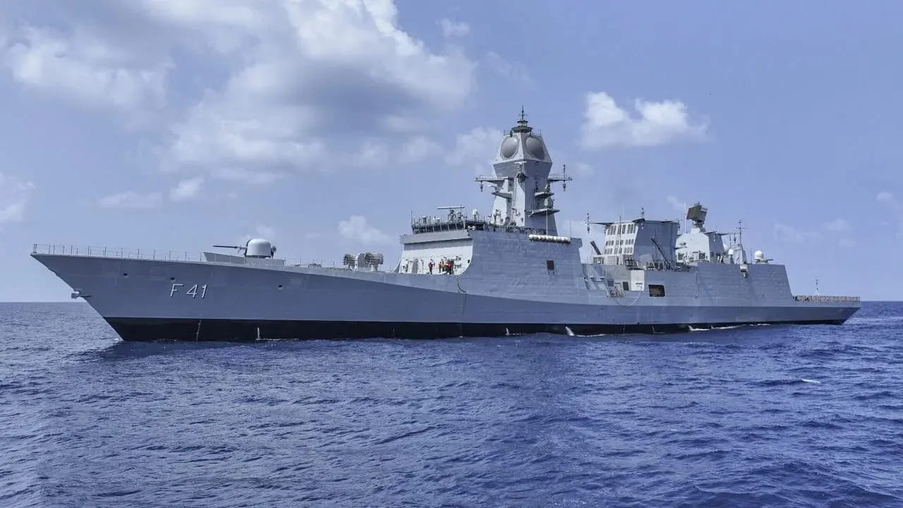 रक्षा मंत्री राजनाथ सिंह बोले-तारागिरी केवल एक युद्धपोत नहीं, बल्कि भारत की नौसैनिक शक्ति का प्रतीक है