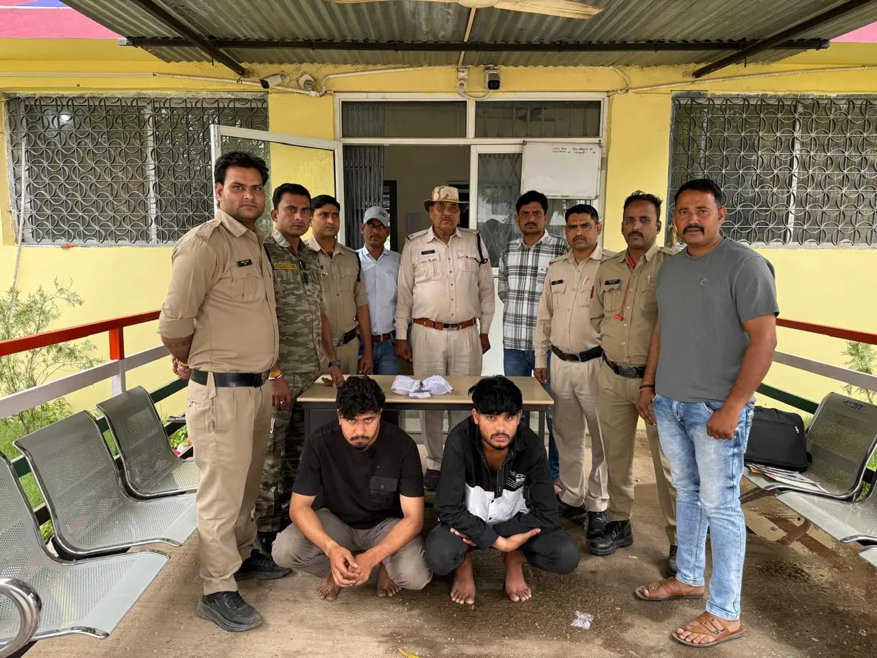 शिवपुरी में दो तस्करों से 11.50 लाख रुपए की स्मैक बरामद