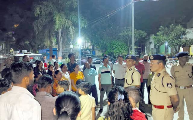 समस्याएं जानने जनता के बीच पहुंचे भोपाल पुलिस कमिश्नर संजय कुमार, तुरंत हो रहा एक्शन