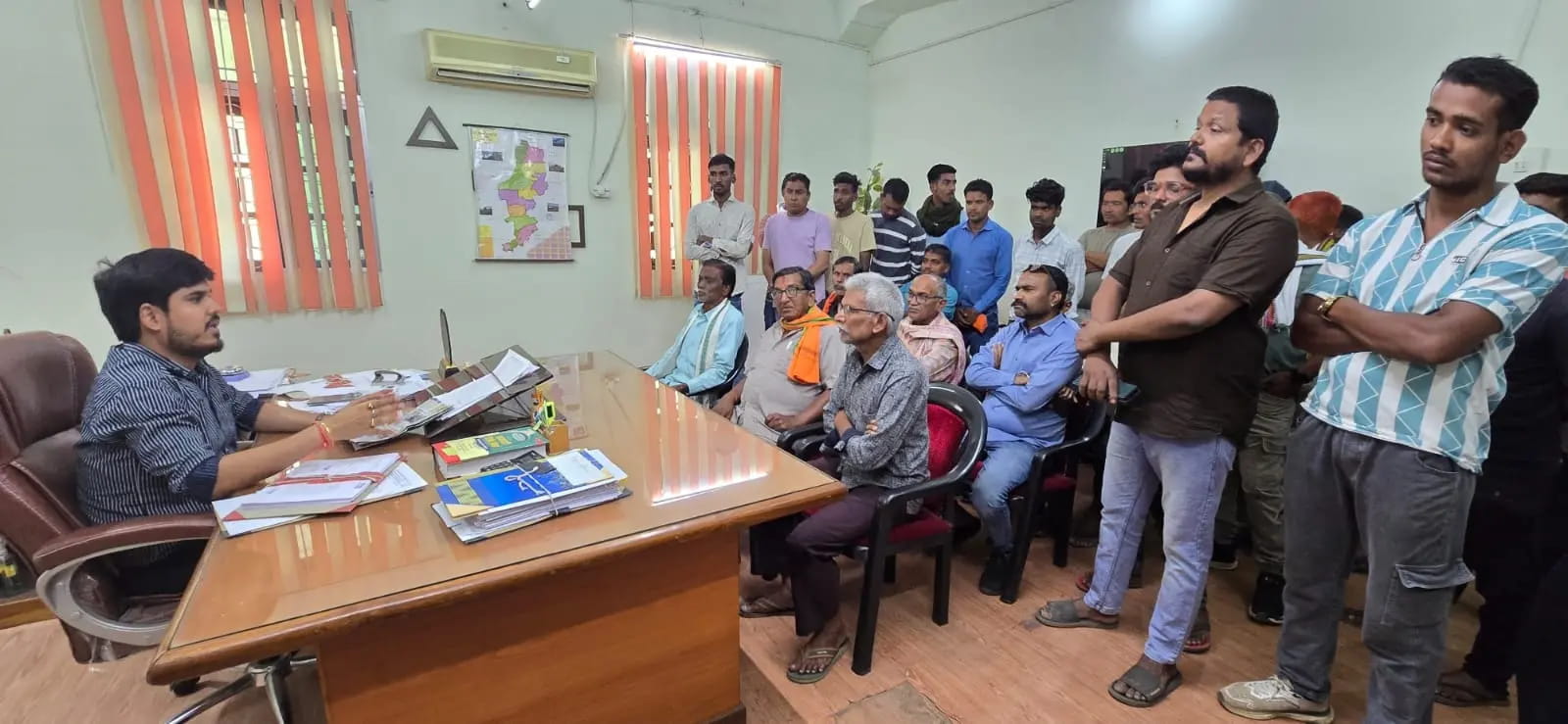 हमारे गांव में खोल दीजिए शराब दुकान...राजनांदगांव के दो गांवों के ग्रामीणों ने प्रशासन से की मांग