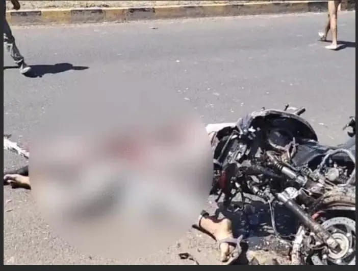बाइक चलाते समय रील बनाने के चक्कर में 3 दोस्तों की मौत, 2 घायल