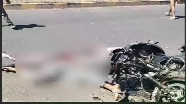 बाइक चलाते समय रील बनाने के चक्कर में 3 दोस्तों की मौत, 2 घायल