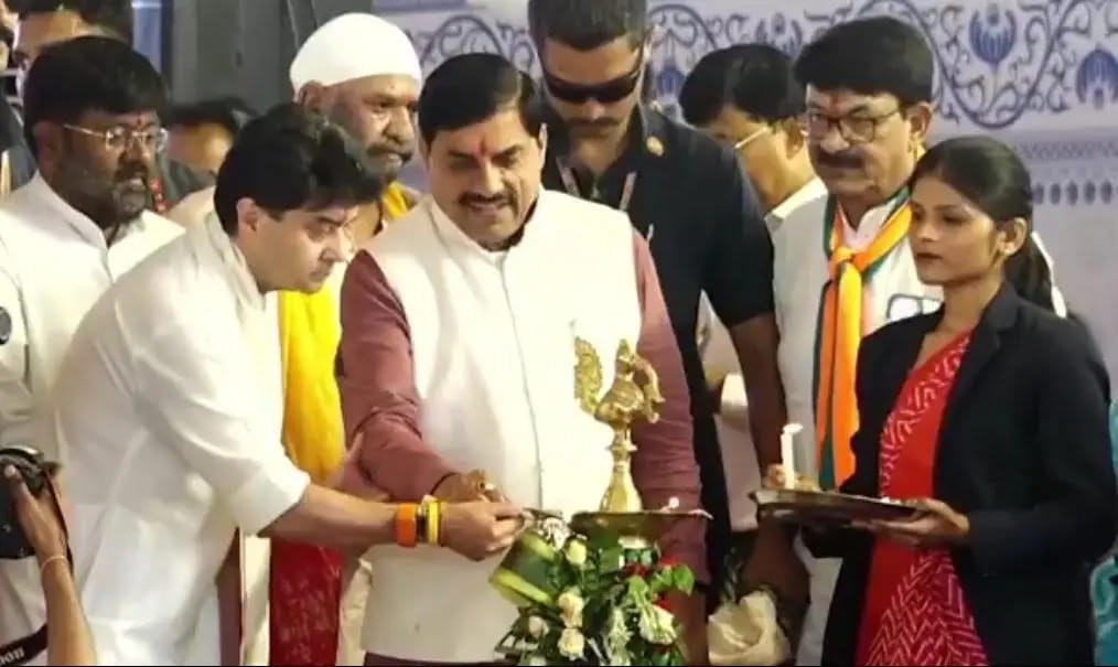 सीएम डॉ. यादव ने 1059 करोड़ की सीमेंट फैक्ट्री की रखी नींव