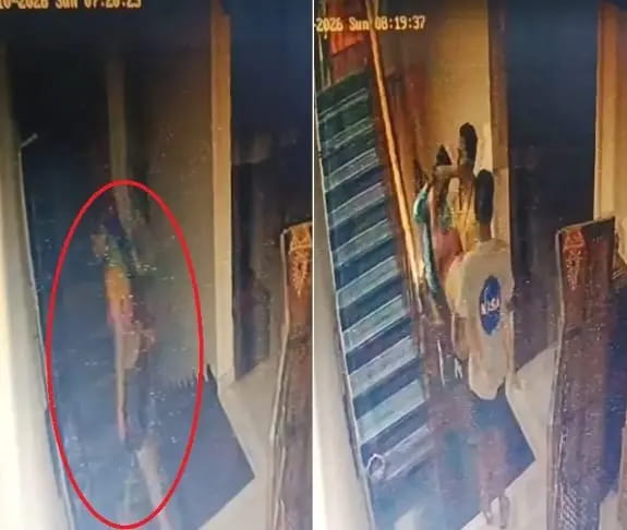 और उलझी पहेली...ट्विशा शर्मा सीढ़ी पर चढ़ती दिखी, फिर 3 लोगों ने नीचे उतारा शव, Video Viral
