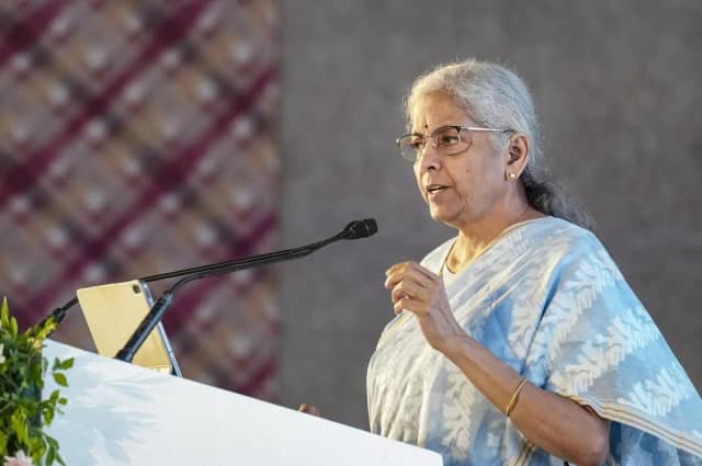 एक्साइज ड्यूटी में कटौती से सरकार को 1 लाख करोड़ रुपए के राजस्व का नुकसान होगा