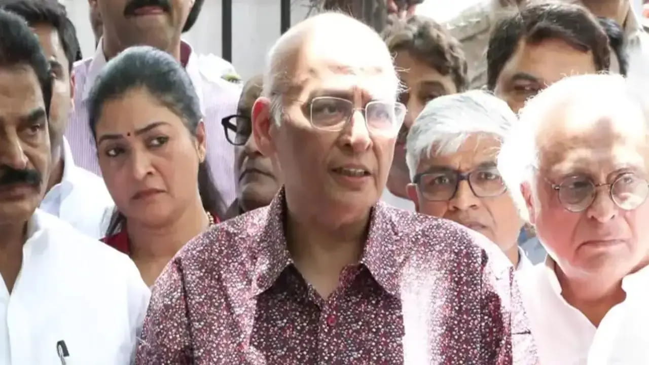 नटराजन का नामांकन ऐसे आधार पर खारिज किया जिस मामले में संज्ञान तक नहीं लिया : सिंघवी