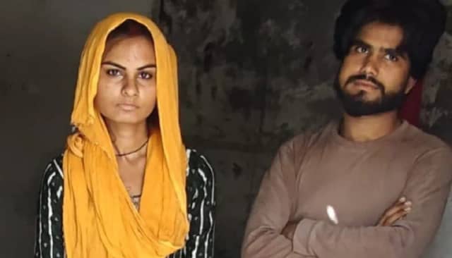 पुलिस टीम के सामने प्रेमी ने प्रेमिका का गला रेता, खुद की जान देने की कोशिश की