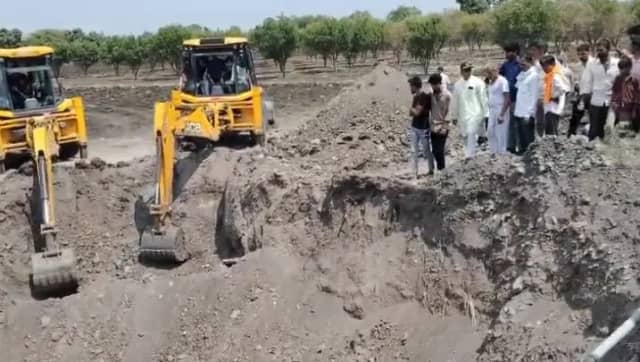 बन रहा कुआं धंसने से जनपद सदस्य की मां और पत्नी की दबने से मौत, दोनों शव निकाले