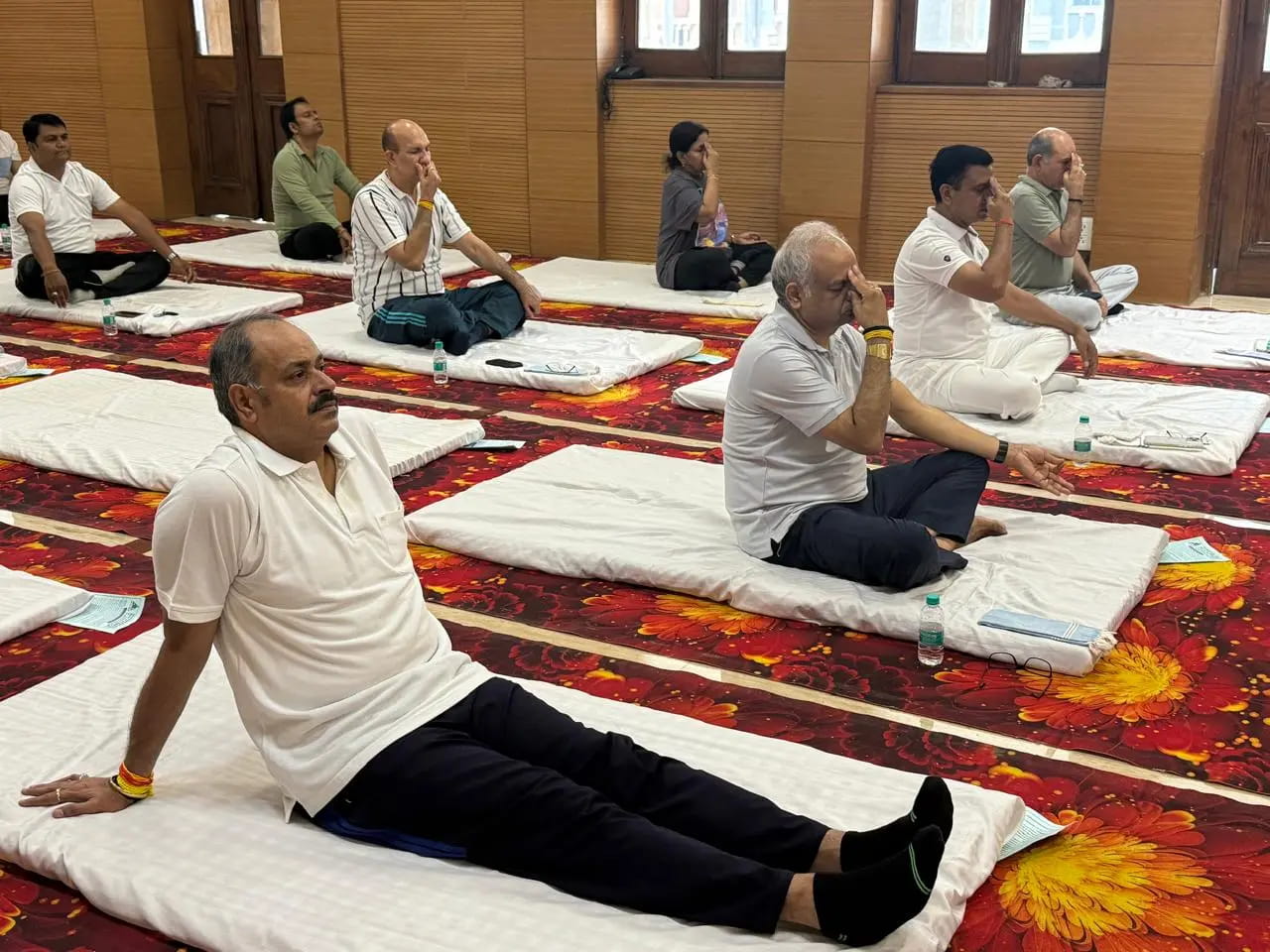 ACJ विवेक रूसिया सहित 6 जजों ने किया योगाभ्यास