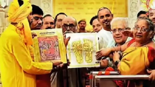सोने की रामचरितमानस गायब, मप्र कैडर के पूर्व IAS लक्ष्मीनारायण बोले-800 ग्राम सोना लगा, कीमत करोड़ों में