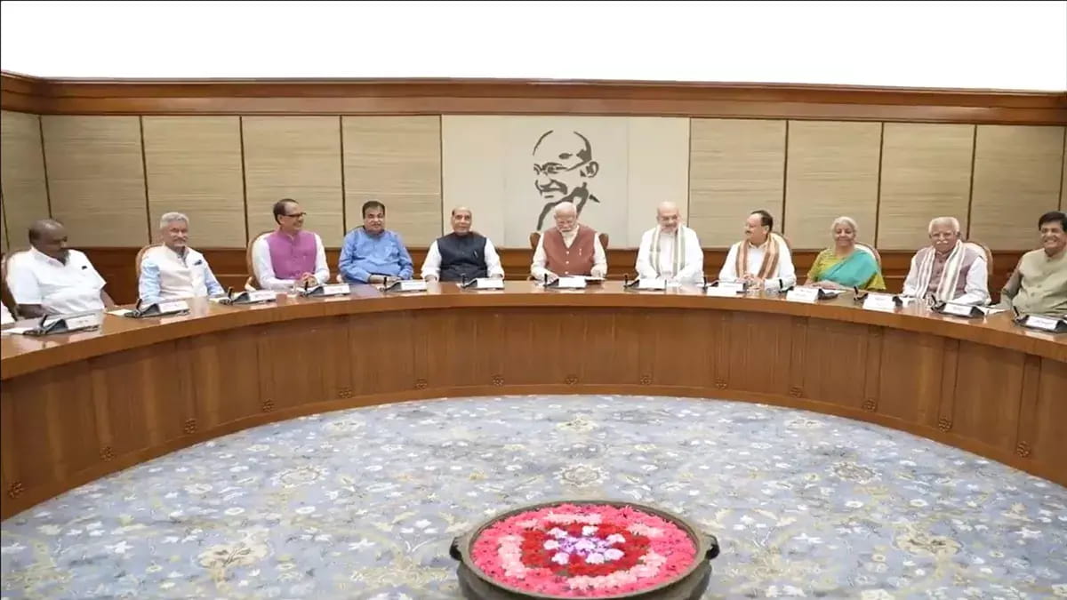 सेमिकॉन 2.0 पर ₹1.27 लाख करोड़ की मुहर, वाराणसी के लिए दो मेगा एलिवेटेड कॉरिडोर, मोबाइल PLI 2.0 को मंजूरी