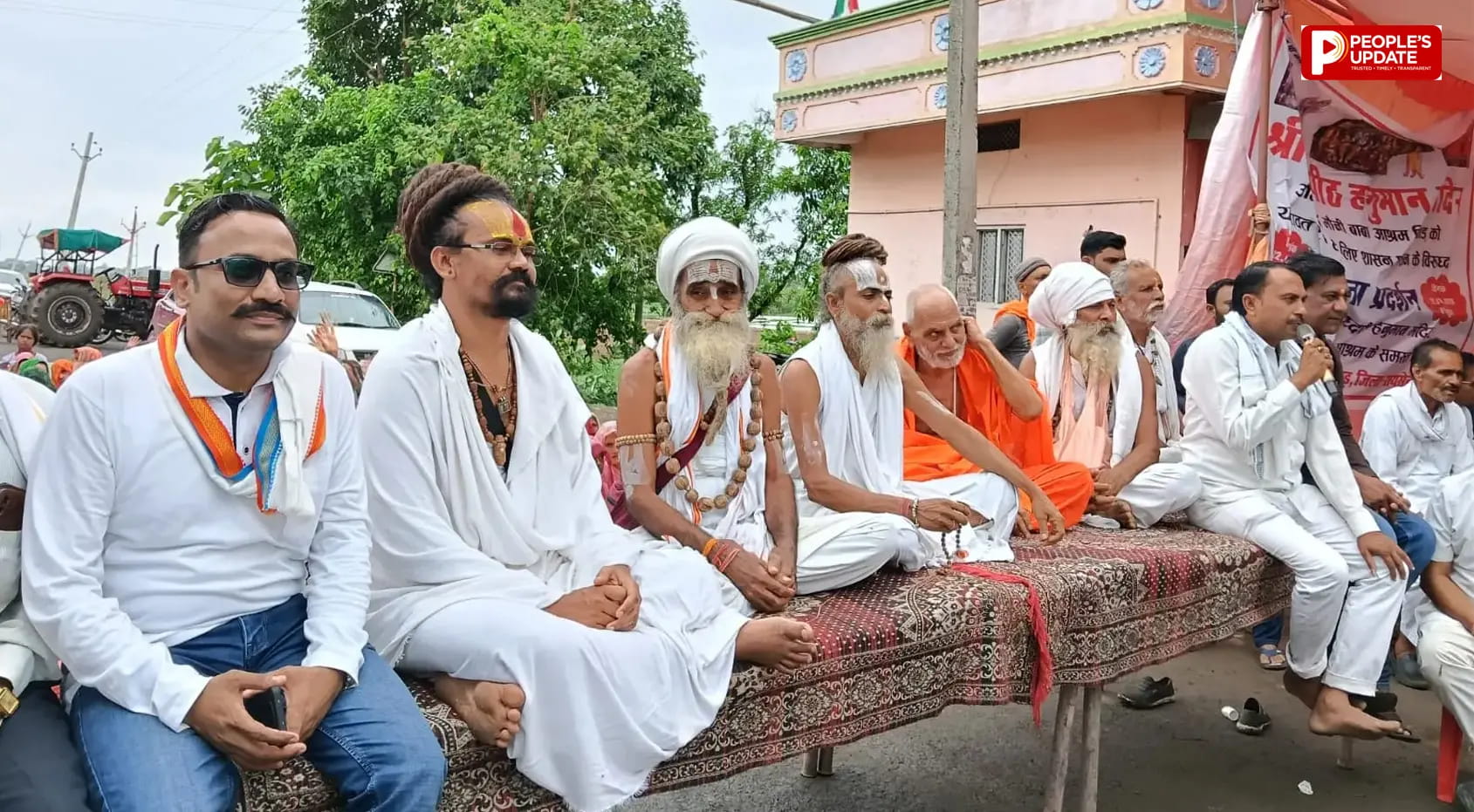 हनुमान मंदिर तोड़ने के विरोध में नेशनल हाईवे जाम, 2 घंटे तक रुका आवागमन