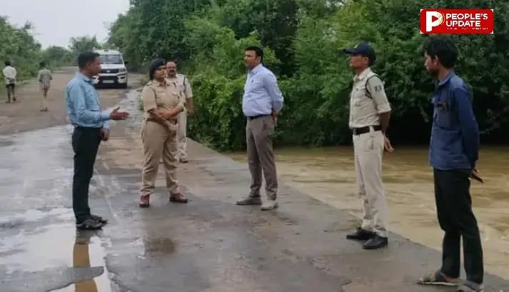 हरदा में उफान पर नदी नाले, प्रशासन की चेतावनी पुल-पुलियों, रपटों पर पानी हो तो पार नहीं करें, रायसेन में नाले की बाढ़ से पीएम श्री स्कूल जलमग्न