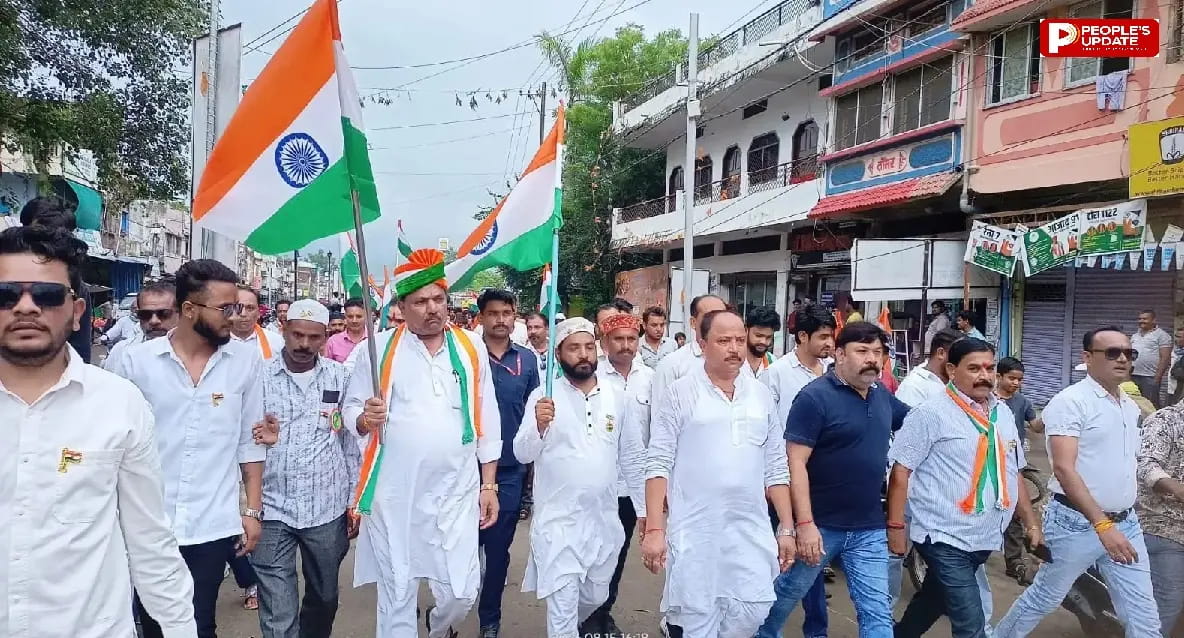 बेगमगंज में हिंदू-मुस्लिम कौमी एकता कमेटी ने निकाली तिरंगा यात्रा, नगर में गूंजे देशभक्ति के नारे