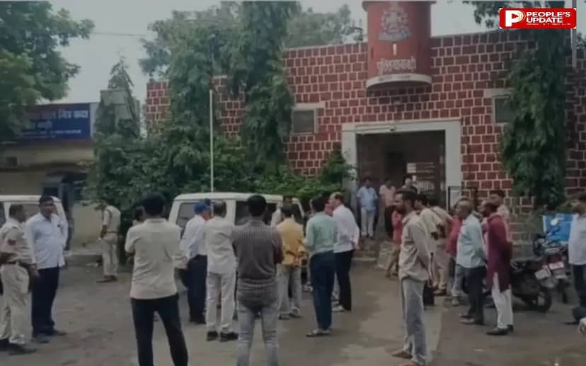बाड़ी में फोरलेन निर्माण बना काल, बेकाबू डंपर ने बाइक सवार को कुचला, बावई के राज की मौके पर मौत, बहन-भाई घायल