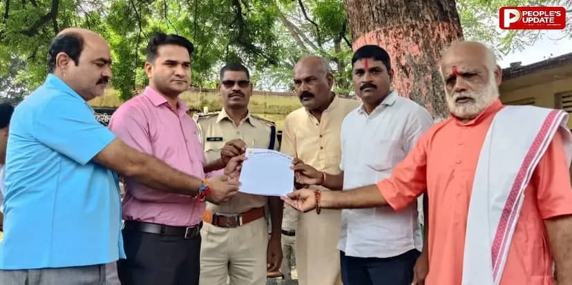 संत कमल किशोर नागर को धमकी भरे पत्र के विरोध में हिंदू समाज ने सौंपा ज्ञापन