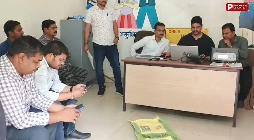 पन्ना में मुआवजे के दस्तावेज बनाने पटवारी मांग रहा था रिश्वत, लोकायुक्त ने 47 हजार लेते रंगे हाथों गिरफ्तार किया गिरफ्तार