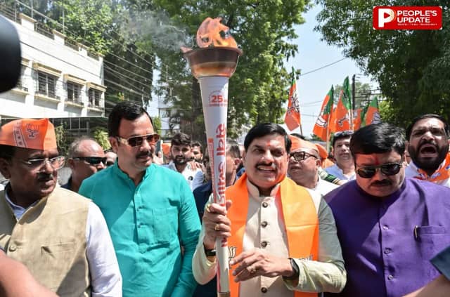 PM मोदी के राष्ट्रसेवा के 25 साल, सेवा ज्योति यात्रा में बोले CM मोहन यादव-विकास की नई ऊंचाइयों पर पहुंच रहा भारत