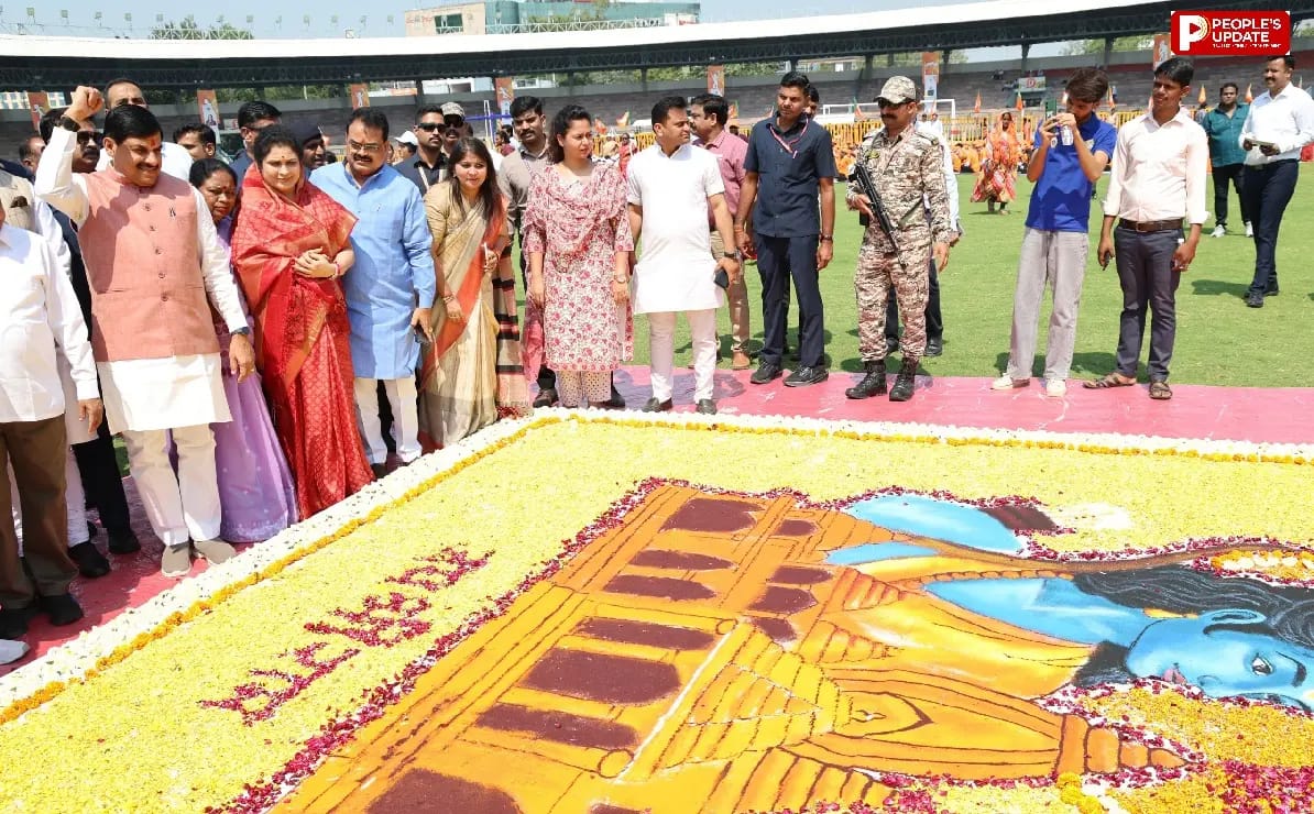 मुख्यमंत्री ने मानव रंगोली में बच्चों के साथ दिया विकसित भारत का संदेश