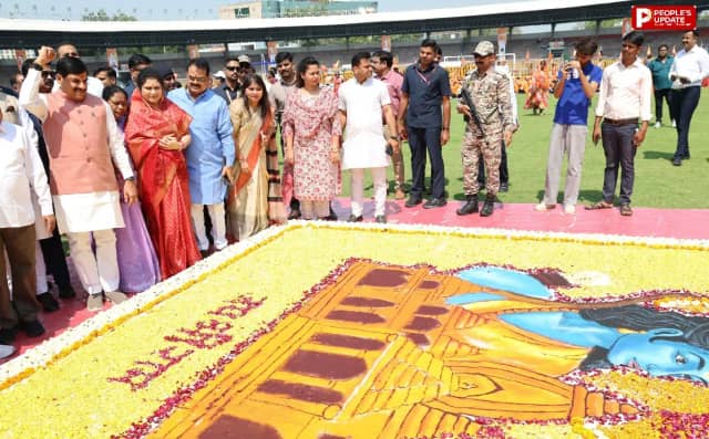 मुख्यमंत्री ने मानव रंगोली में बच्चों के साथ दिया विकसित भारत का संदेश