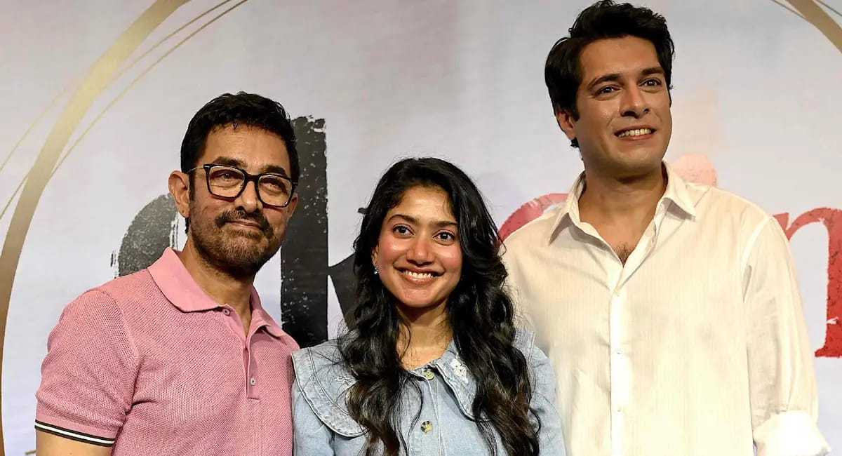 बेटे जुनैद खान की एक्टिंग देख छलके आमिर खान के आंसू, फिल्म 'एक दिन' के इवेंट में खोया कंट्रोल