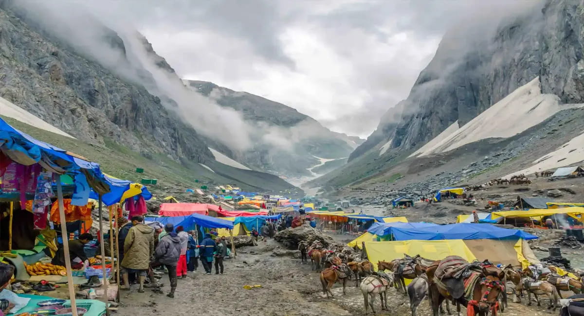 3 जुलाई से बाबा बर्फानी के दर्शन, वीआईपी दर्शन पर रोक की उठी मांग, 10 जून तक पूरे होंगे इंतजाम