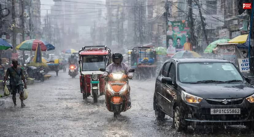 मौसम का बड़ा अलर्ट! दिल्ली-UP समेत 15 राज्यों में झमाझम बारिश, 70 KM की रफ्तार से चलेंगी हवाएं