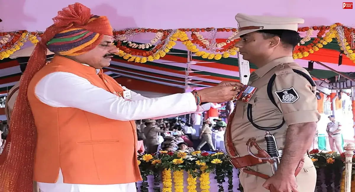 150 से ज्यादा प्रशंसा प्रमाण-पत्र! छिंदवाड़ा के ASP आशीष खरे को राष्ट्रपति पदक, 25 साल की सेवा का मिला सम्मान