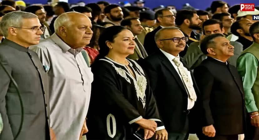 वंदे मातरम पर फिर गरमाई सियासत! मुख्यमंत्री उमर अब्दुल्ला के पूरे गीत पर कांग्रेस नाराज, BJP ने बताया ‘नई मुस्लिम लीग’